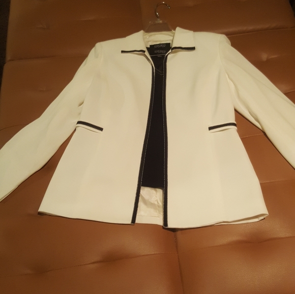 Tahari 2 piece set - Picture 4 of 4